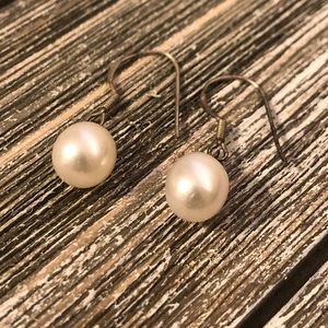 Drop Pearl Earrings